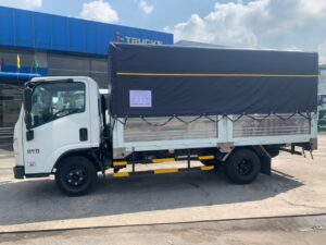 ISUZU QMR77H 1,99T-2,3T-2,9T (4m4) EURO4 THÙNG BẠT 2023